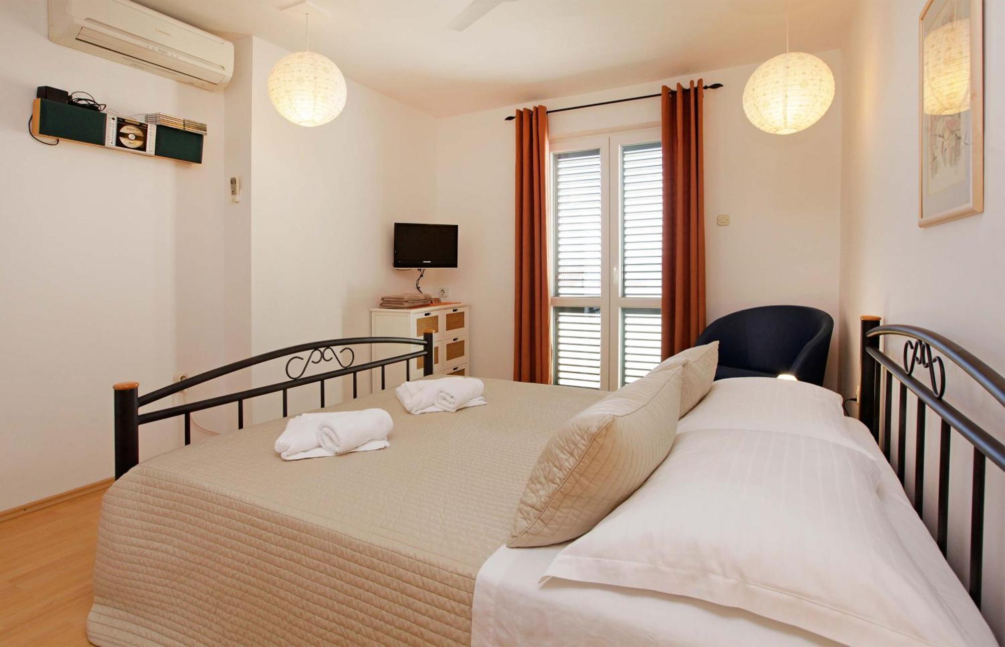 Apartments Mel Бол Экстерьер фото