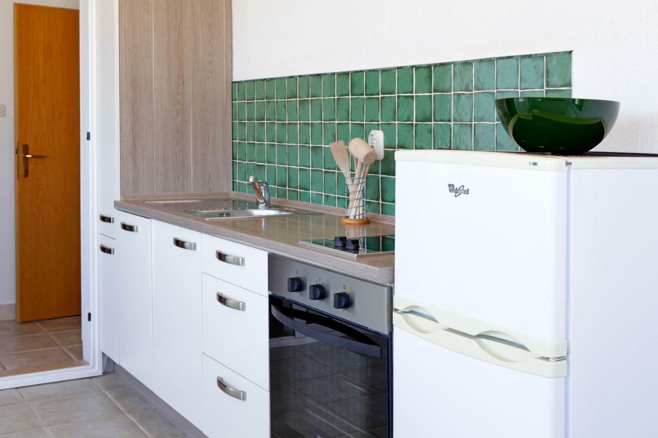 Apartments Mel Бол Экстерьер фото